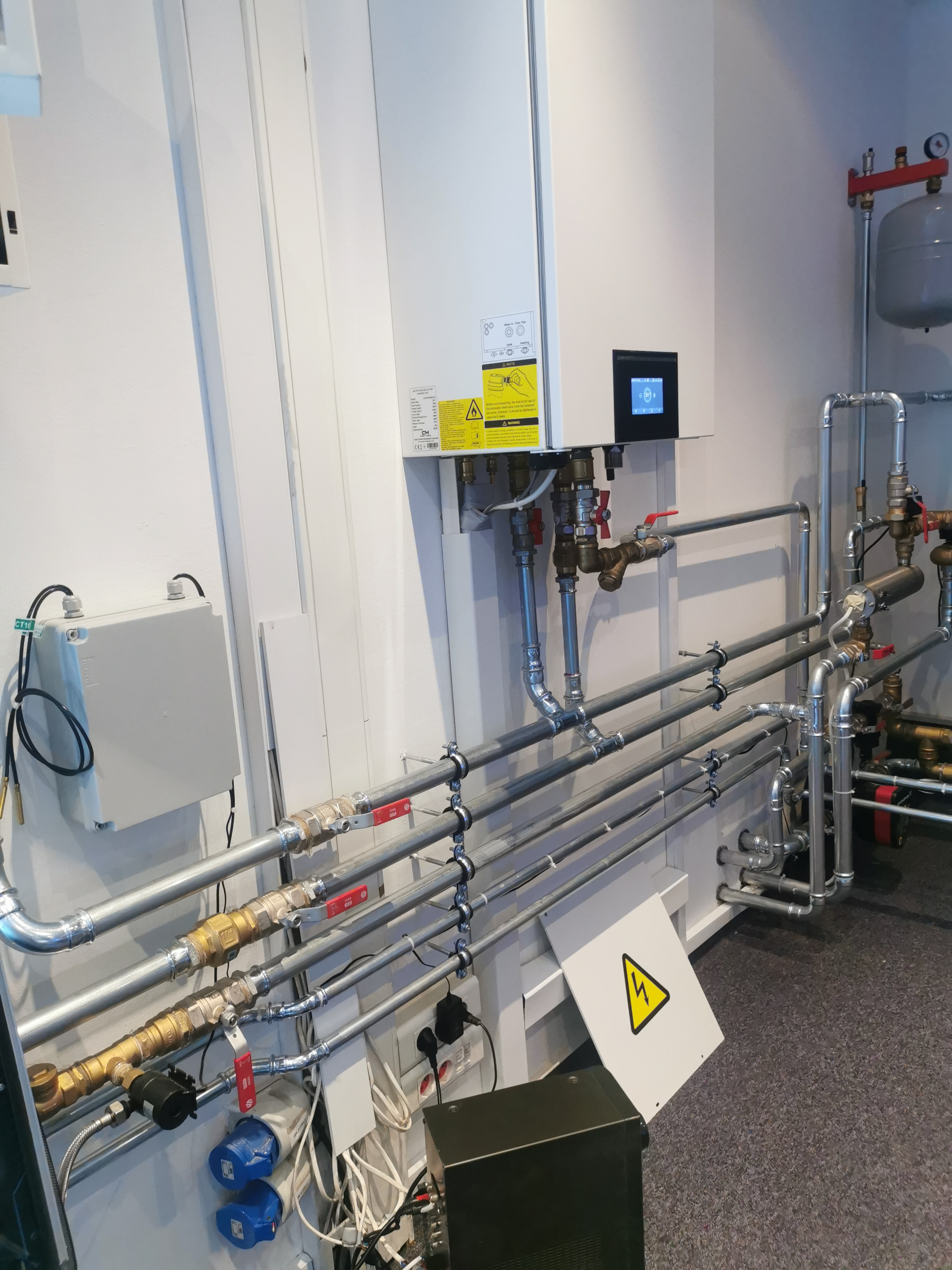 ZOBACZ NASZ SHOWROOM OD ŚRODKA 11