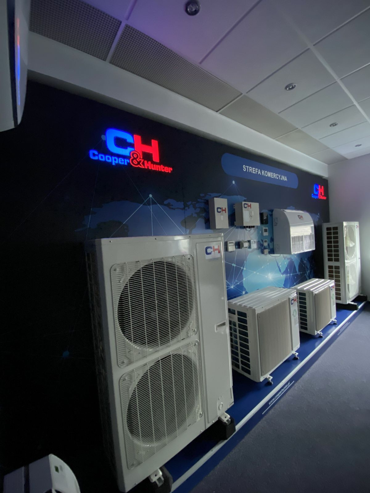 ZOBACZ NASZ SHOWROOM OD ŚRODKA 1