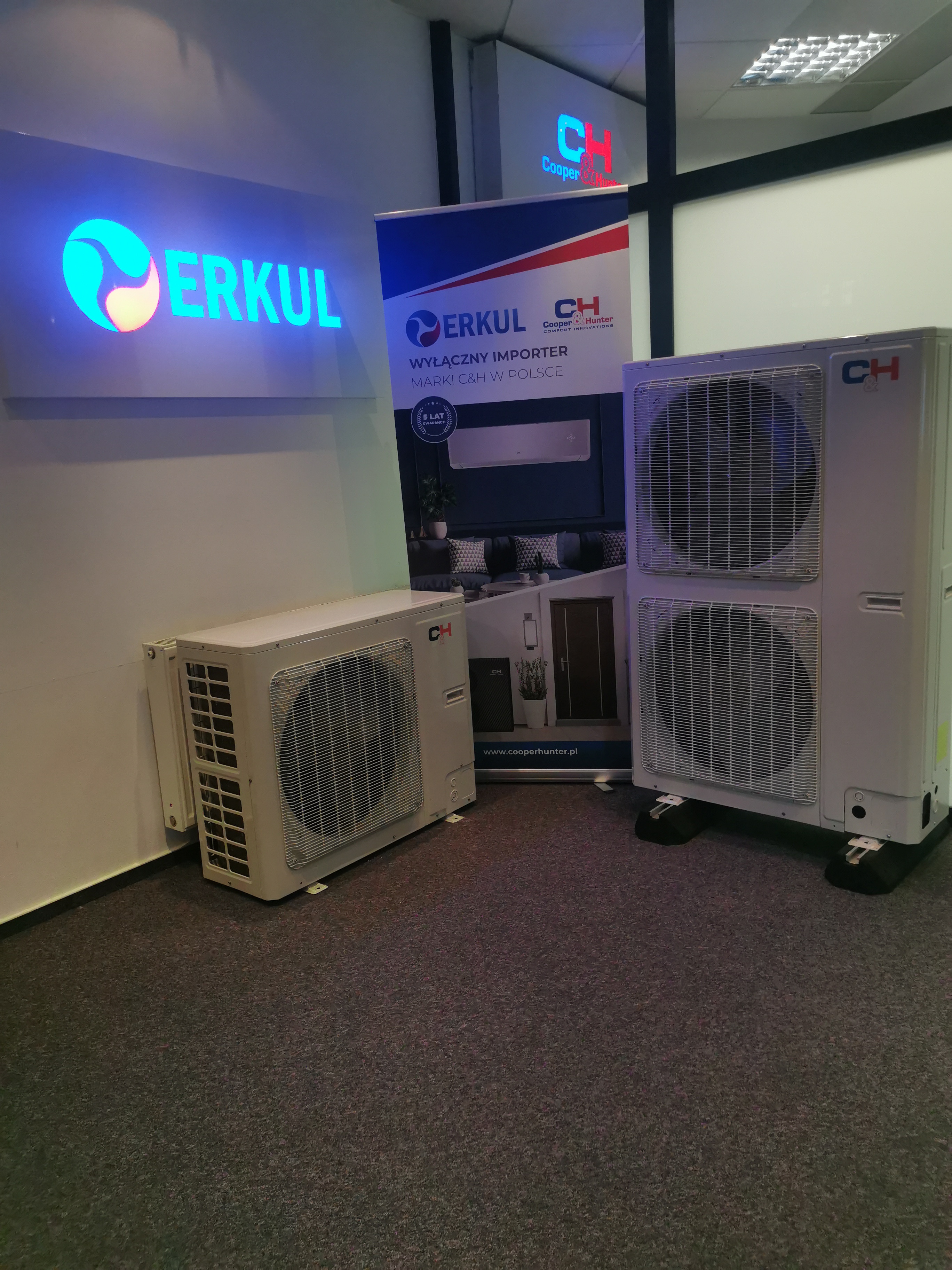 ZOBACZ NASZ SHOWROOM OD ŚRODKA 9